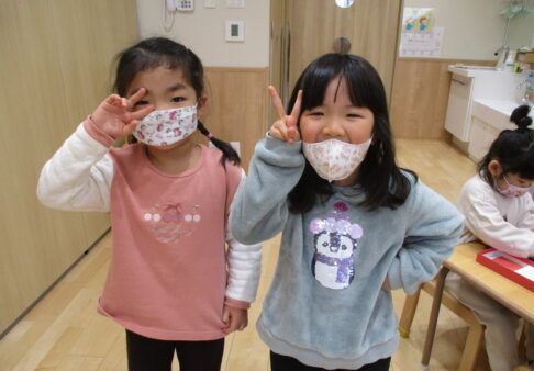 ４歳児　２月の制作、ゲーム遊び