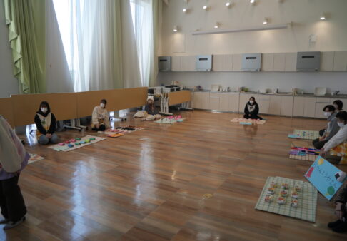 ☆２歳児こぐま組　学生交流（お店屋さん）☆