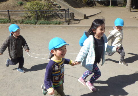 戸外活動の様子～2歳児～