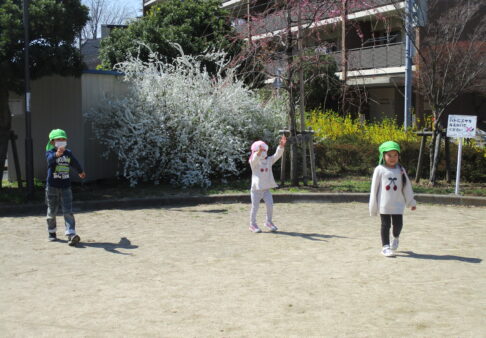 3･4歳児　散歩