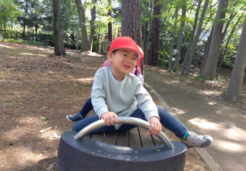 発想の森に散歩に行きました　ももはな(3歳児クラス)