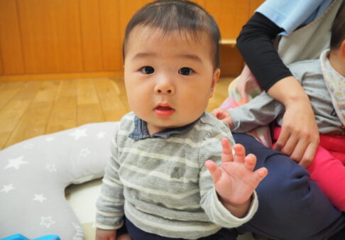 ☆０歳児ひよこ組　はじめまして☆