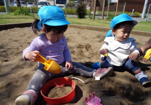 いろいろな遊びに興味津々！(１歳児)