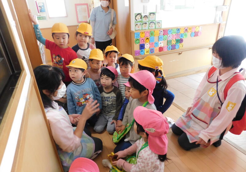 園長先生に　買い物の相談中…