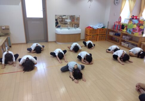 ５歳児くじら組　「体操頑張るぞ～！！」