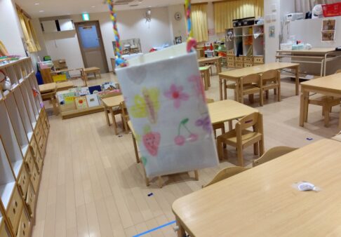 ４歳児きりん組　「お散歩バッグ作り」