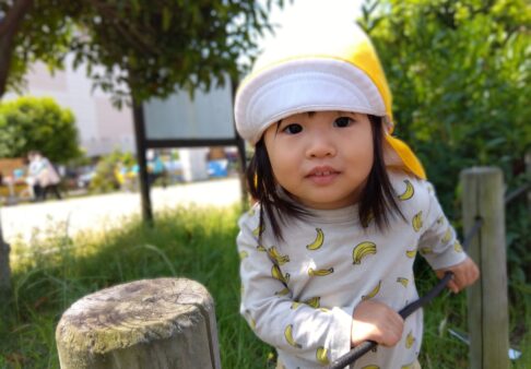 １歳児　いい天気でお散歩！