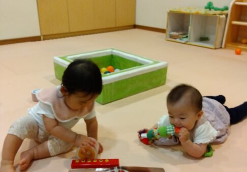 ひよこ(0歳児クラス)☆5月の様子