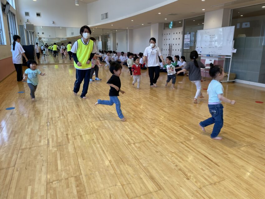 名古屋こども専門学校で幼児体育に参加しました😄<br />
「にげろ～！」「たっちした～！」
