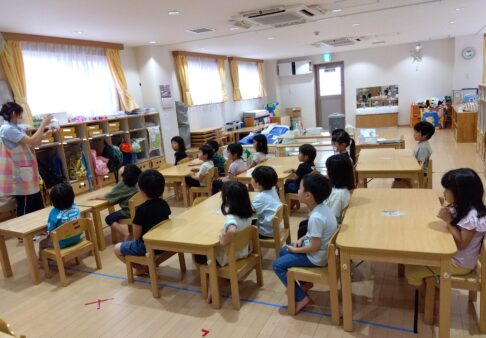４歳児　きりん組　「梅ジュース作り」