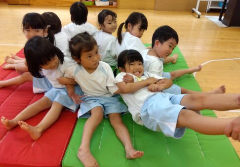 3歳児　ほし組「初めてのだいこん抜き！」