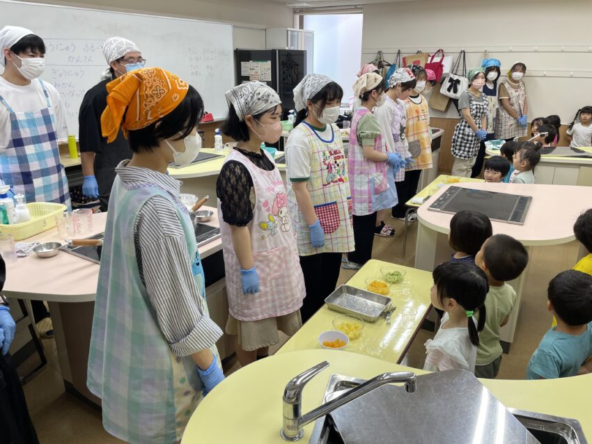 名古屋こども専門学校、食育コースの学生さんとご対面✨<br />
一緒に作ります😄