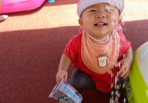 〜乳児クラス　水遊び〜