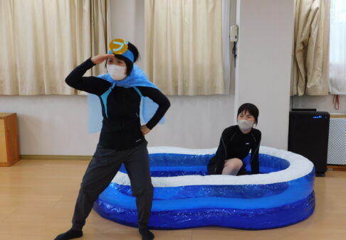 水遊びが始まりました♪