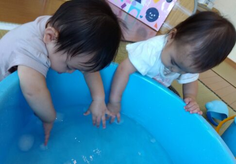 色んな感触遊び　～0歳児～