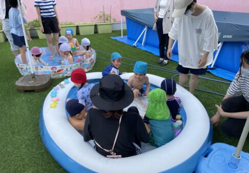 幼児　水あそび