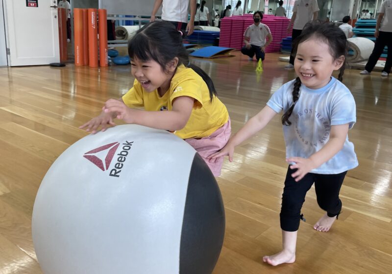 キラキラ笑顔がまぶしい✨名古屋リゾート＆スポーツ専門学校で行われました✨