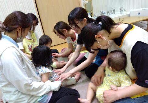 ０歳児　ふれあい遊び😄