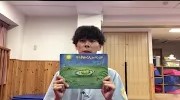 ２歳児向けの絵本「そらまめくんのベッド」を先生が読んでいる動画です。
市ヶ谷保育園の２歳児さんが先日そらまめの食育をしました。
実際のふわふわしているそらまめくんのベッドに触れて驚いた表情がとても可愛らしかったです♪
是非お子様と一緒にご覧下さい！