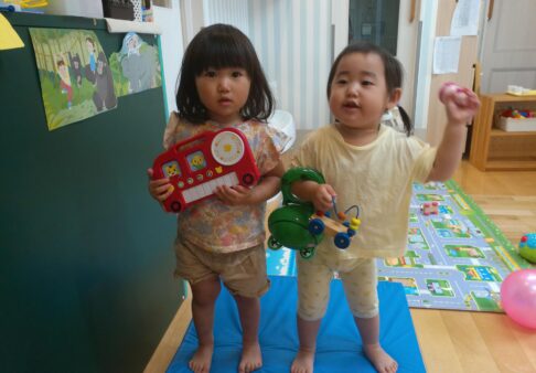 【1歳児】お友達と一緒が嬉しいね❤