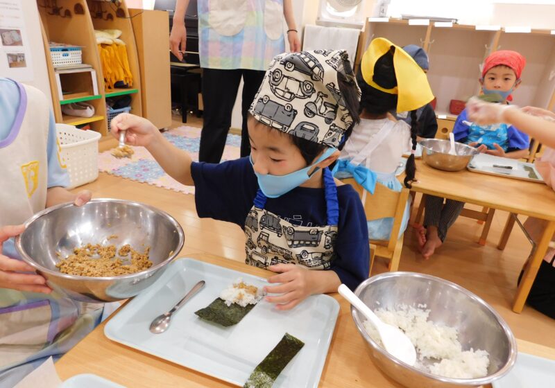 夜ごはん作り　～納豆巻　唐揚げ軍艦～