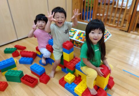 ２歳児　★おもちゃで遊ぼう★