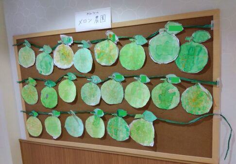 ４歳児　きりん組　「メロン製作」
