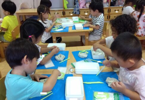 ３歳児　うさぎ組　「粘土始まりました！」
