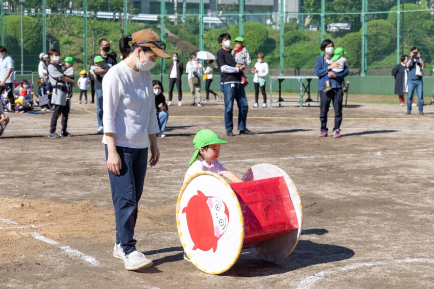 子育て支援イベント　～運動会～

１歳児クラスの運動会に一緒に参加して遊びましょう♪

日時：１０月２１日（土）９時５０分頃を予定

場所：外堀総合グラウンド（雨天中止）

申し込み：ホームページまたは電話にて受付中

※２１日は外でのイベントのため園内見学はできません。