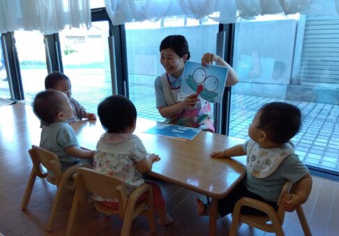 とんぼ発見できるかな？～0歳児～