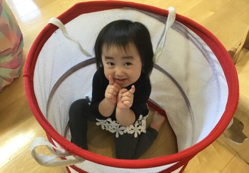【1歳児】トンネル遊び