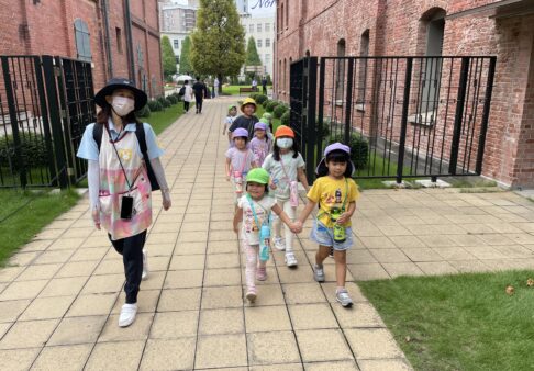 幼児　散歩