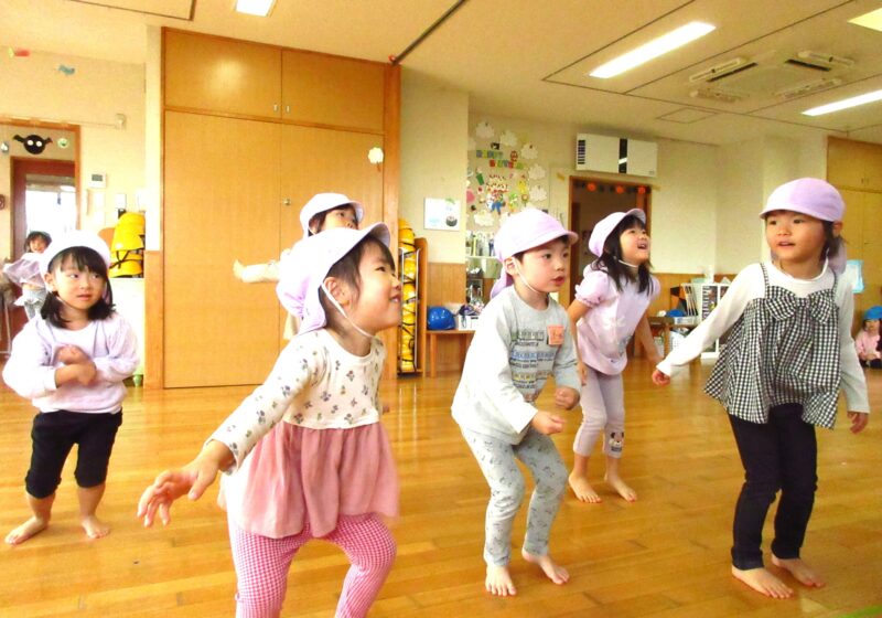 3歳児はアロハエコモマイのダンス！