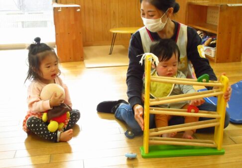 0歳児　室内遊び