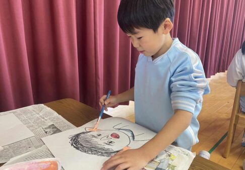 5歳児　ぎんが組「自分の顔を描いてみよう！～自画像～」