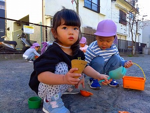 2歳　ぱんだ組　「５丁目広場」