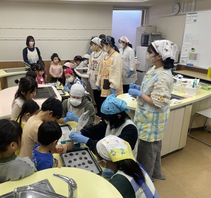 名古屋こども専門学校の食育コースの学生さんとクッキー作りを楽しみました🤩