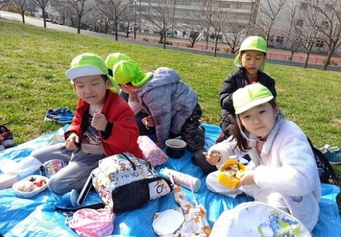 ５歳児　くじら組　「お弁当おいしかったよ」