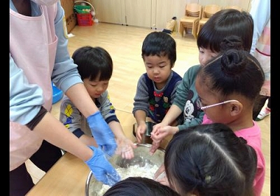 ３歳児　年越しうどん作り
