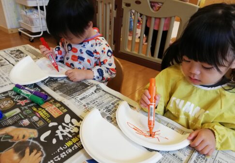 １歳児　＊手作り楽器を作りました＊