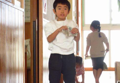 5歳児　大掃除