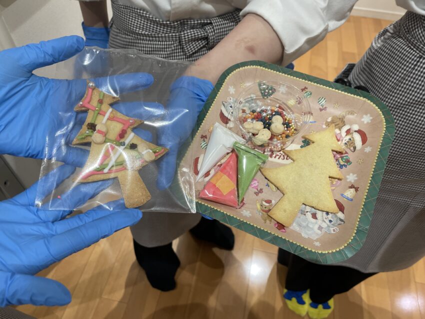 名古屋スイーツ＆カフェ専門学校の学生さんによるクリスマスクッキー作り体験が行われました😄<br />
