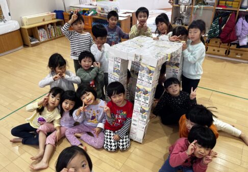 4歳　きりん組　「大型児廃材製作！！」