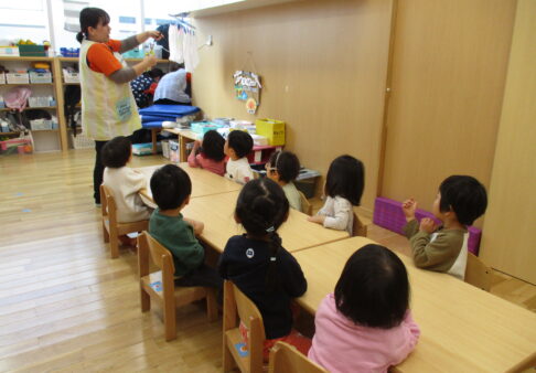 はさみの活動～２歳児クラス～
