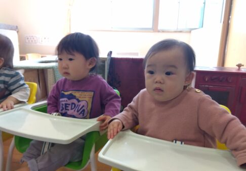 ひよこ組(0歳児クラス)☆12月の様子