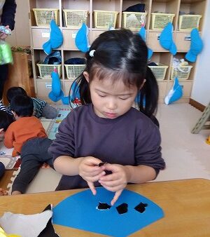 鬼の帽子作り～2歳児～