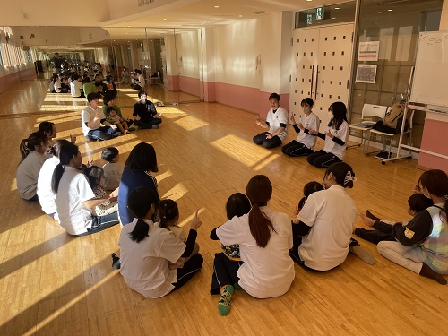 名古屋こども専門学校の授業の一環で体育あそびに参加しました✨<br />
お兄さんお姉さんのことが大好きな子どもたちは喜んでいました🥰<br />
