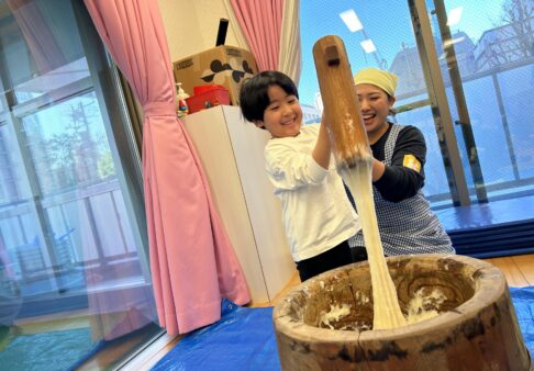 新年お楽しみ会ともちつき大会♪