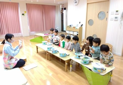 １歳児　たいこ遊び
