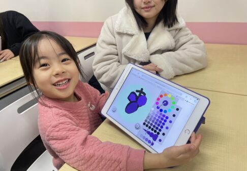プログラミングコースの学生さんと交流（4,5歳児）